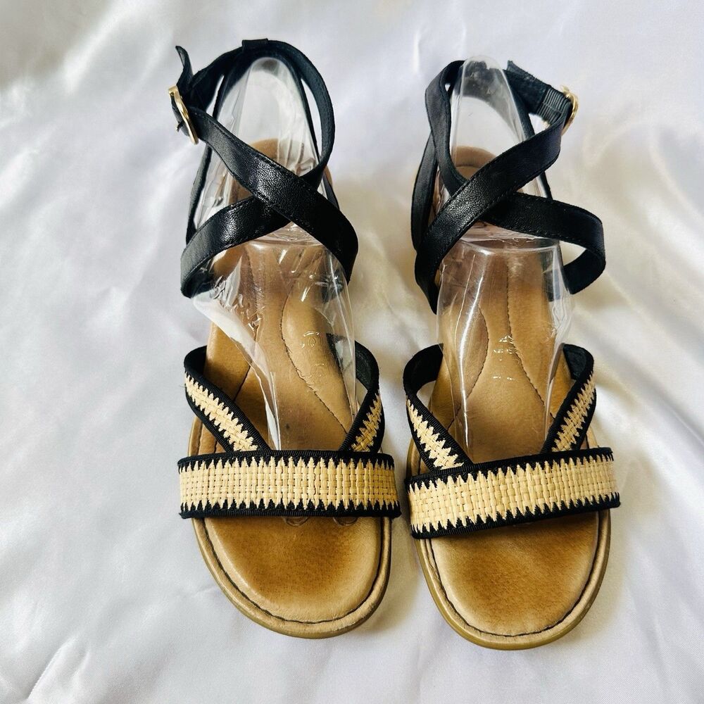 Born SZ 10M Hand Crafted ankle black leather sandals comfort shoes low heels